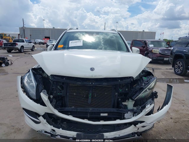 4JGDA5JB8HA949230 Mercedes-Benz m276