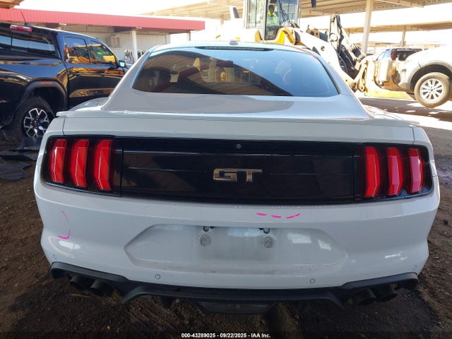 Ford 5.0l 4v premium fuel 2018 1FA6P8CF6J5123591 Image 17