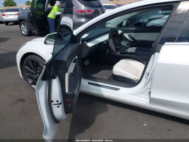 2020 TESLA MODEL 3 5YJ3E1EC1LF784668 Photo 4
