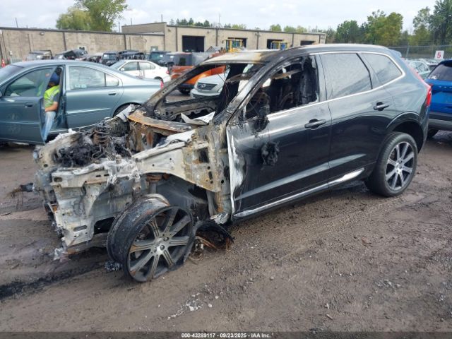 2021 VOLVO XC60 YV4102RL7M1800238 Photo 1