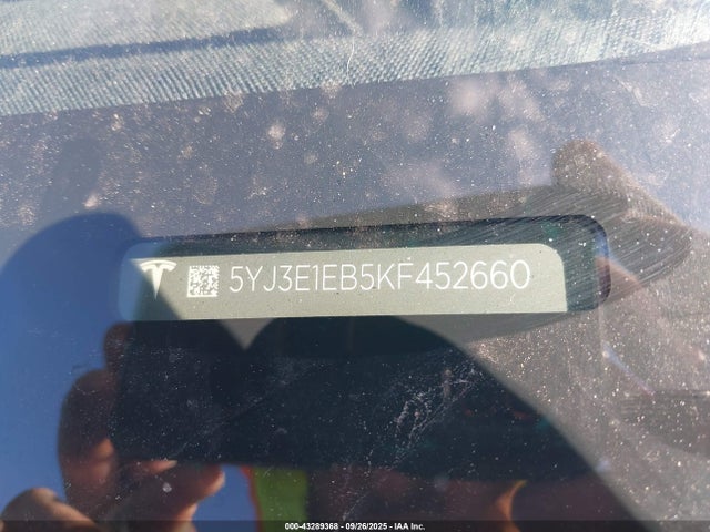 Tesla 2019 2019 5YJ3E1EB5KF452660 Image 19