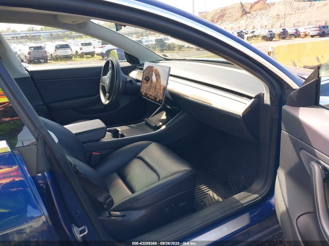 2019 TESLA MODEL 3 5YJ3E1EB5KF452660 Photo 4