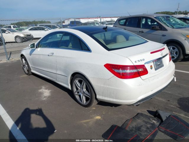2011 MERCEDES-BENZ E 550 WDDKJ7CB7BF115826 Photo 2