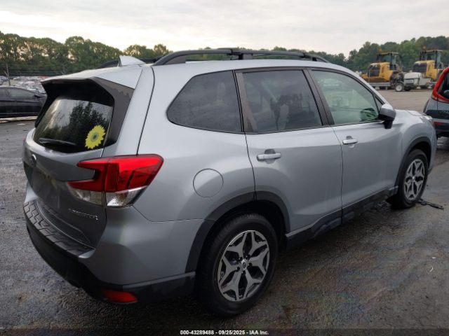 2021 SUBARU FORESTER JF2SKAFC0MH592096 Photo 3