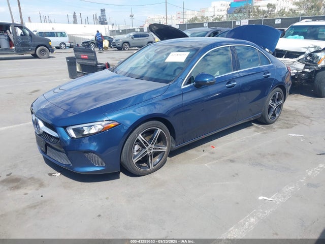 W1K3G4EB1MJ284481 Mercedes-Benz m260