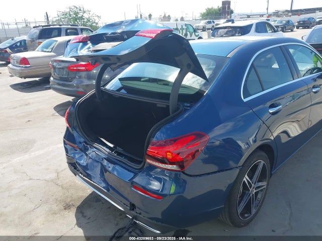 W1K3G4EB1MJ284481 Mercedes-Benz m260