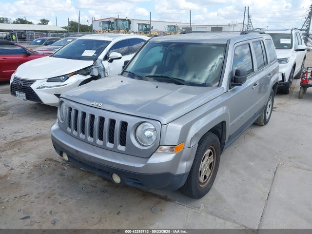 Jeep Patriot 2015 1C4NJPBAXFD138566 Image 2