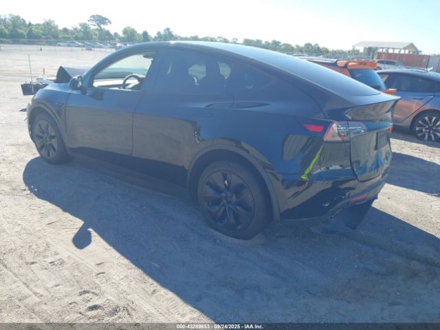 2024 TESLA MODEL Y 7SAYGDED8RF205908 Photo 2