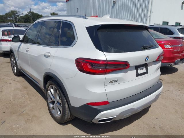 2020 BMW X5 5UXCR6C06LLL66144 Photo 2