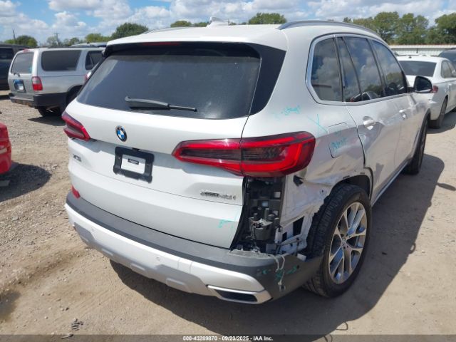 2020 BMW X5 5UXCR6C06LLL66144 Photo 3