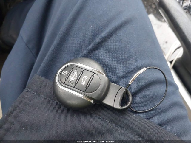 2016 MINI CLUBMAN WMWLN9C57G2E16135 Photo 10