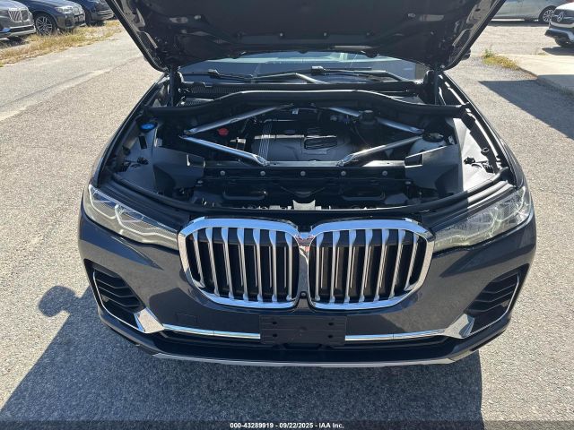 2021 BMW X7 5UXCW2C01M9E35647 Photo 9