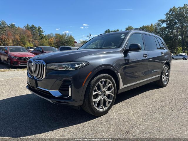 2021 BMW X7 5UXCW2C01M9E35647 Photo 1