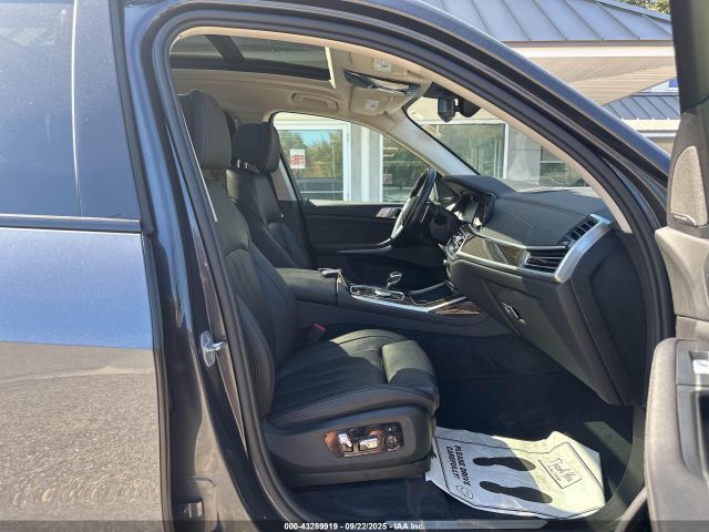 2021 BMW X7 5UXCW2C01M9E35647 Photo 4