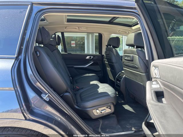 2021 BMW X7 5UXCW2C01M9E35647 Photo 7