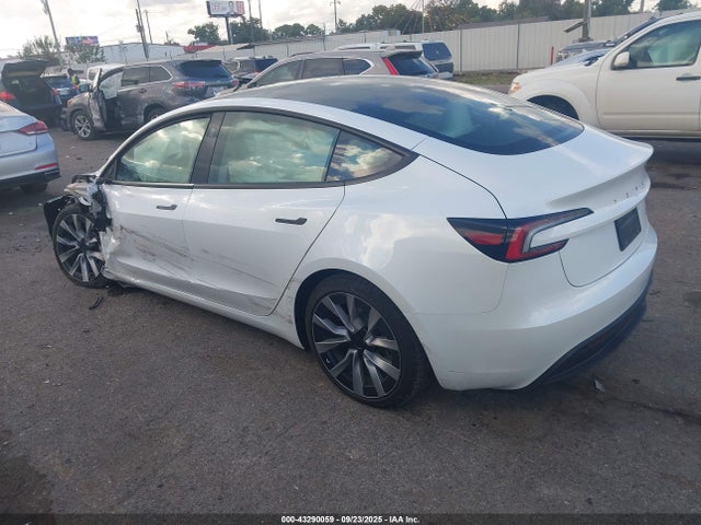 2025 TESLA MODEL 3 5YJ3E1EB2SF926130 Photo 2