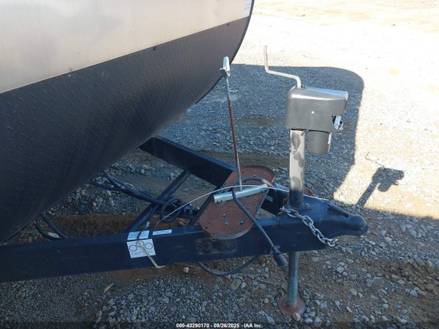 4X4TSMC20JA321358 Forest River Salem Towables