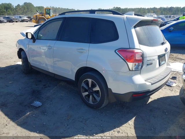 Subaru Forester 2.5i Premium 2018 JF2SJAGCXJH550418 Image 3