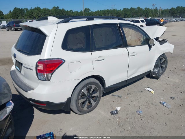 Subaru Forester 2.5i Premium 2018 JF2SJAGCXJH550418 Image 4
