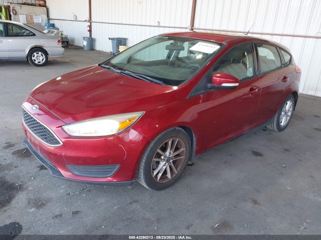 Ford Focus 2015 1FADP3K22FL368870 Image 2