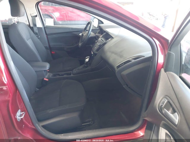Ford Focus 2015 1FADP3K22FL368870 Image 5