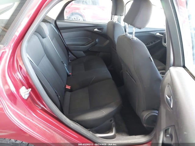 Ford Focus 2015 1FADP3K22FL368870 Image 8