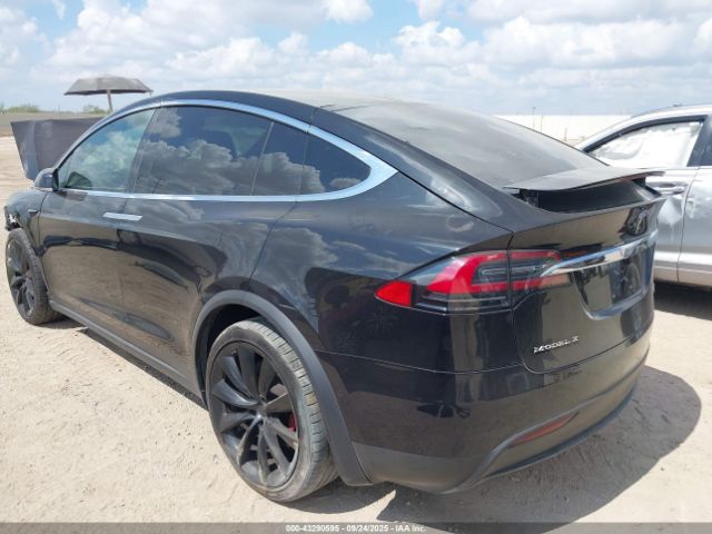 2018 TESLA MODEL X 5YJXCAE40JF118138 Photo 2