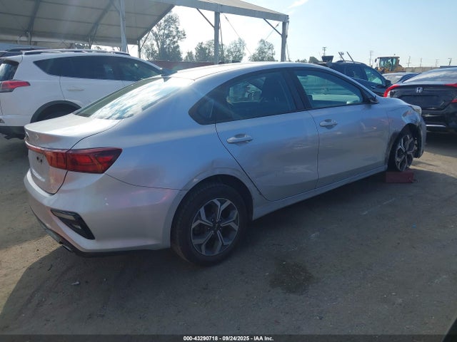 3KPF24AD9KE015961 KIA mpi nu