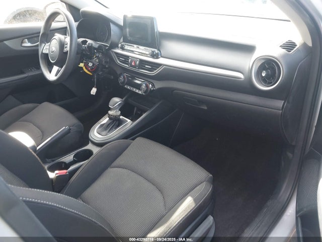 3KPF24AD9KE015961 KIA mpi nu