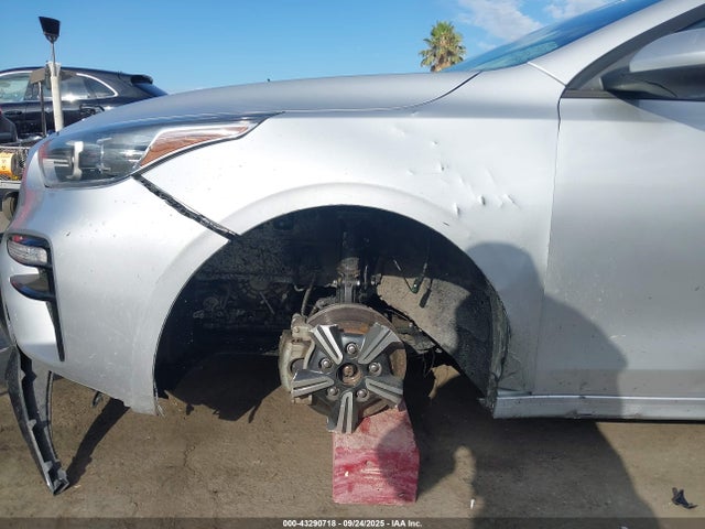 3KPF24AD9KE015961 KIA mpi nu