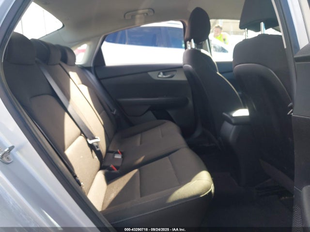 3KPF24AD9KE015961 KIA mpi nu