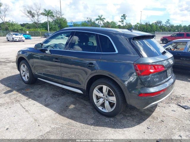 2019 AUDI Q5 WA1BNAFY5K2140317 Photo 2