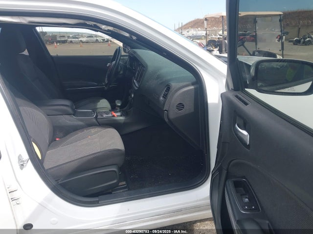 Продаж на аукціоні авто 2015 Dodge Charger Se, vin: 2C3CDXBG8FH731420, номер лоту: 43290783