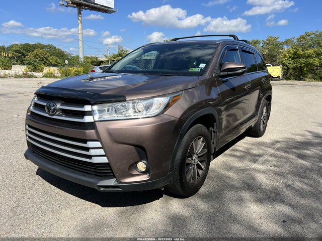 43290804 :رقم المزاد ، 5TDJZRFH4HS367780 vin ، 2017 Toyota Highlander Xle مزاد بيع