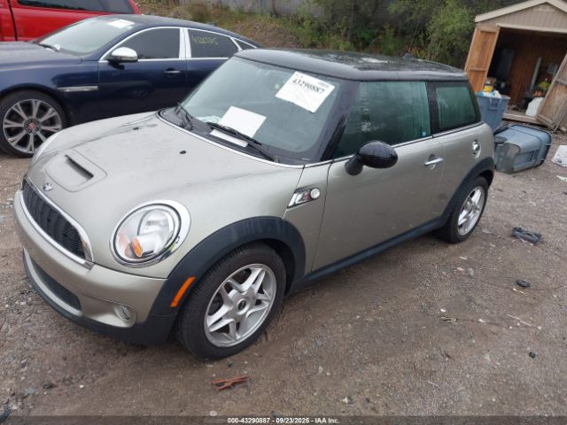 2010 MINI COOPER S WMWMF7C59ATZ70653 Photo 1