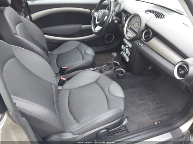 2010 MINI COOPER S WMWMF7C59ATZ70653 Photo 4