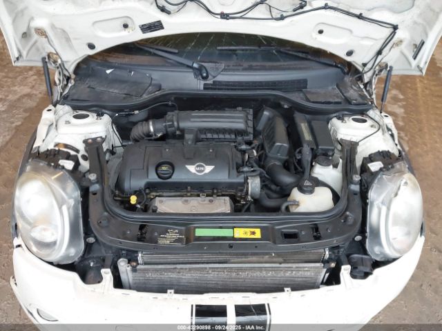 2010 MINI COOPER CLUBMAN WMWML3C52ATX52099 Photo 9