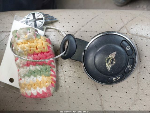 2010 MINI COOPER CLUBMAN WMWML3C52ATX52099 Photo 10