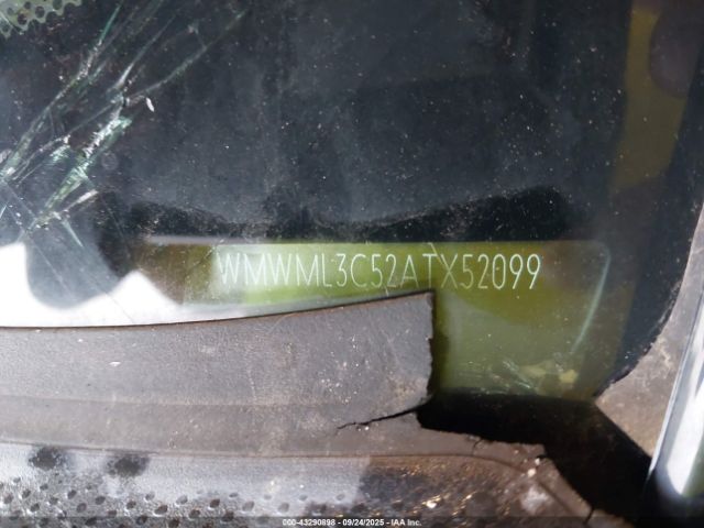 2010 MINI COOPER CLUBMAN WMWML3C52ATX52099 Photo 8