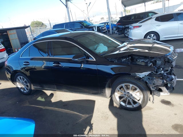 Mercedes-Benz m260 2019 WDD3G4EB3KW021103 Image 14