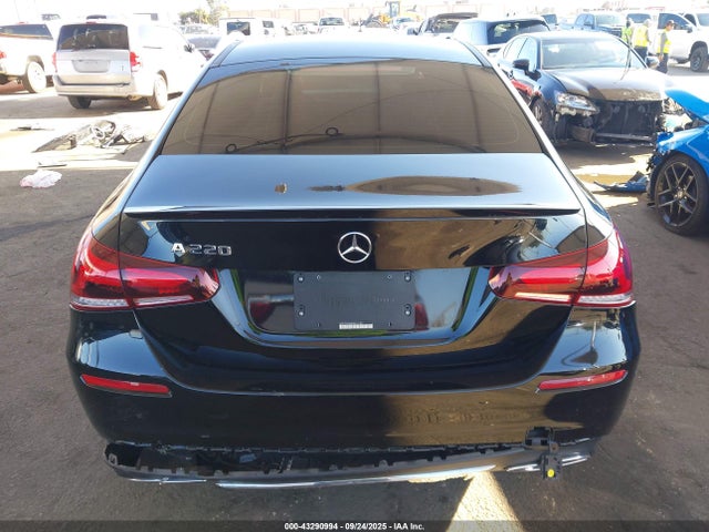 Mercedes-Benz m260 2019 WDD3G4EB3KW021103 Image 17