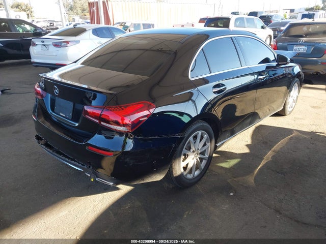Mercedes-Benz m260 2019 WDD3G4EB3KW021103 Image 4