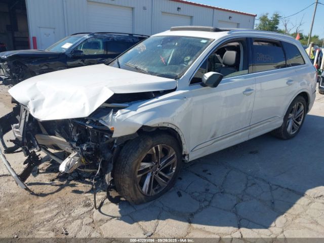 2020 AUDI Q7 WA1LXAF77LD002743 Photo 1