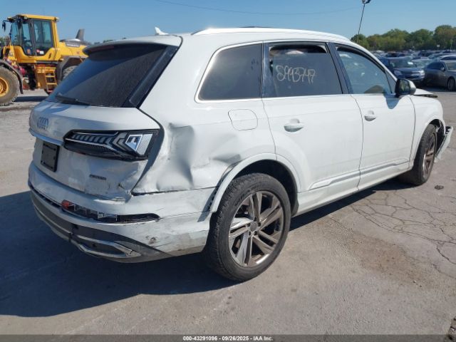 2020 AUDI Q7 WA1LXAF77LD002743 Photo 3