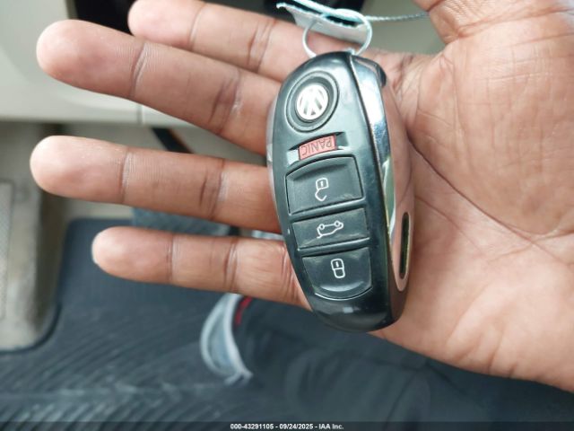 2011 VOLKSWAGEN TOUAREG WVGFF9BPXBD005639 Photo 10