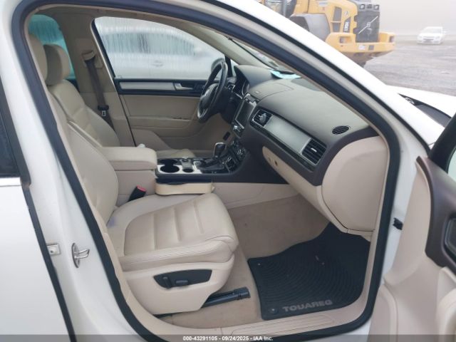 2011 VOLKSWAGEN TOUAREG WVGFF9BPXBD005639 Photo 4