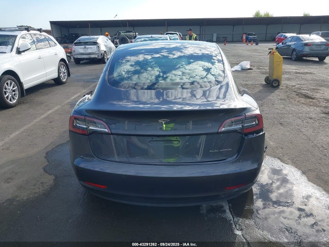 5YJ3E1EB4JF114097 Tesla MODEL 3