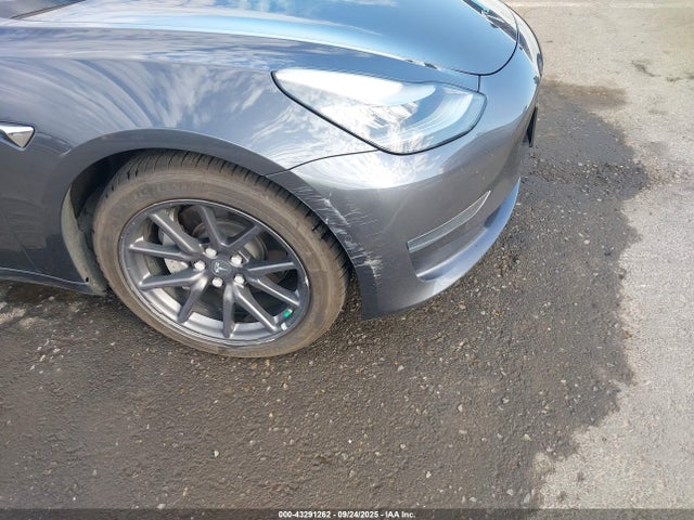 5YJ3E1EB4JF114097 Tesla MODEL 3