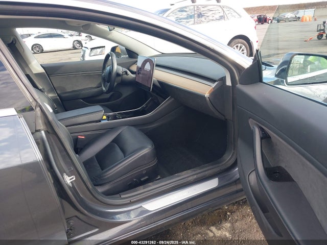 Tesla MODEL 3 2018 5YJ3E1EB4JF114097 Image 5