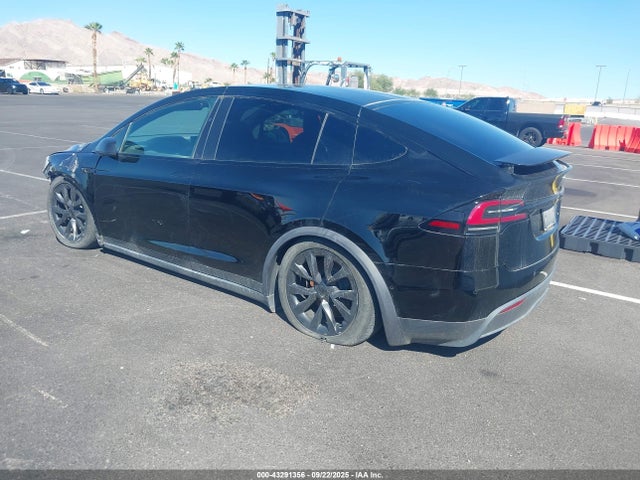 2023 TESLA MODEL X 7SAXCAE54PF365831 Photo 2